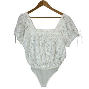 Free People White Floral Lace Puff Sleeve Bodysuit in size XS